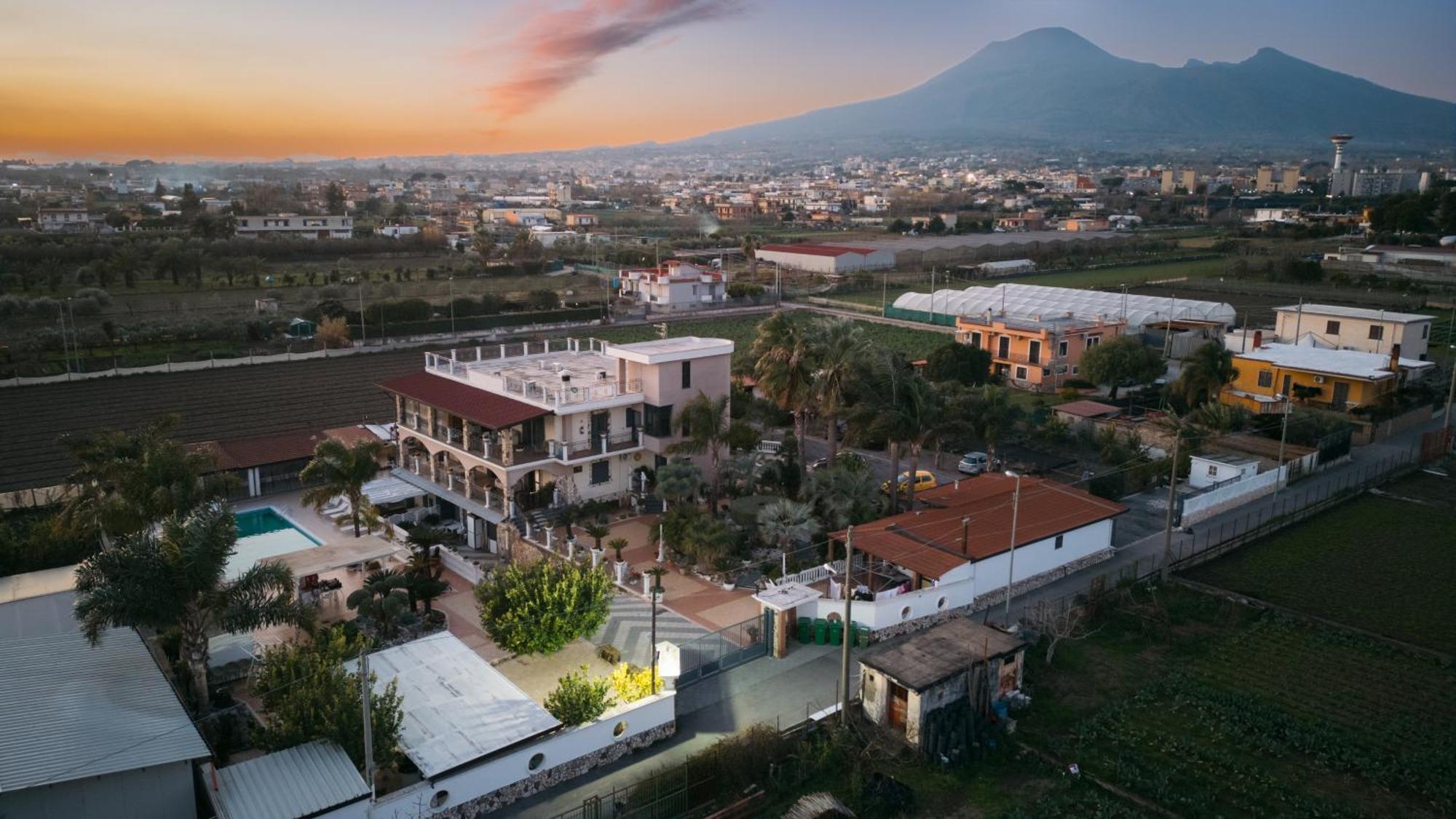 Villa Aurelia Помпей Екстериор снимка